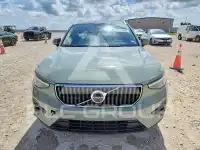 2025 Volvo XC40 фото