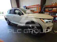 2025 Volvo XC40 фото