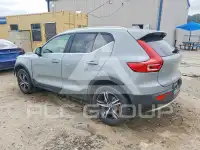 2025 Volvo XC40 фото
