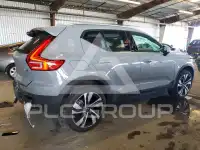 2025 Volvo XC40 фото