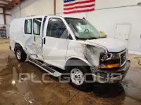 2025 GMC Savana photo