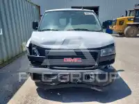 2025 GMC Savana фото