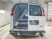 2025 GMC Savana фото