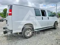 2025 GMC Savana фото