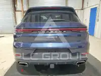 2025 Porsche Cayenne photo