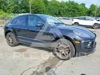 2025 Porsche MACAN photo