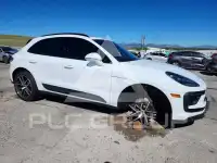 2025 Porsche MACAN photo