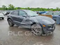2025 Porsche MACAN photo