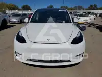 2025 Tesla Model Y photo