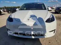 2025 Tesla Model Y фото