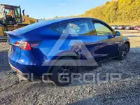 2025 Tesla Model Y фото