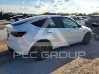 2025 Tesla Model Y фото