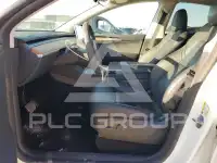 2025 Tesla Model Y фото
