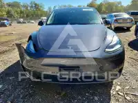 2025 Tesla Model Y фото