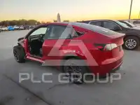2025 Tesla Model Y фото