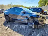 2025 Tesla Model Y фото