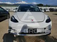 2025 Tesla Model Y фото