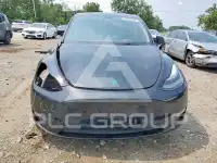 2025 Tesla Model Y photo