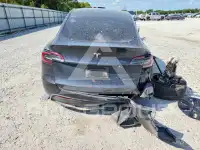 2025 Tesla Model Y фото
