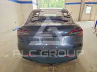 2025 Tesla Model Y фото