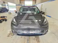 2025 Tesla Model Y фото