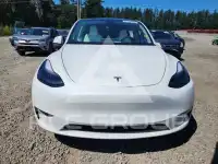 2025 Tesla Model Y фото
