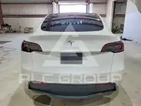 2025 Tesla Model Y фото