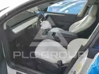 2025 Tesla Model Y фото