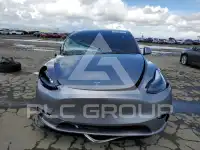 2025 Tesla Model Y фото