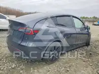 2025 Tesla Model Y фото