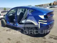 2025 Tesla Model Y фото