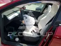 2025 Tesla Model Y фото