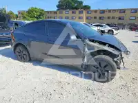 2025 Tesla Model Y photo