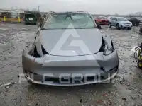 2025 Tesla Model Y photo