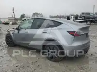 2025 Tesla Model Y photo