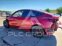 2025 Tesla Model Y фото