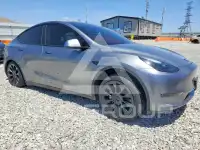 2025 Tesla Model Y фото