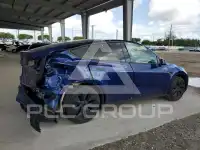 2025 Tesla Model Y фото