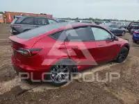 2025 Tesla Model Y фото