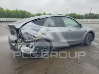 2025 Tesla Model Y photo