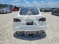 2025 Tesla Model Y фото