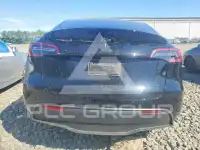 2025 Tesla Model Y фото
