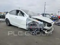 2025 Tesla Model Y фото