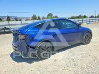 2025 Tesla Model Y фото