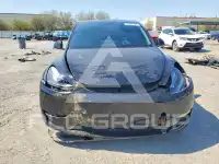2025 Tesla Model Y photo