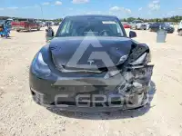 2025 Tesla Model Y фото