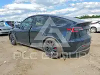 2025 Tesla Model Y фото