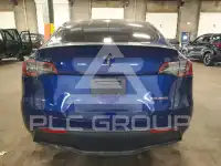2025 Tesla Model Y фото