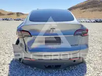 2025 Tesla Model Y фото