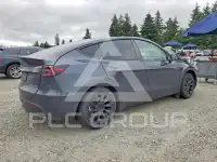 2025 Tesla Model Y фото